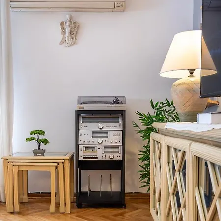 Spacious In A Central And Lively Neighborhood *