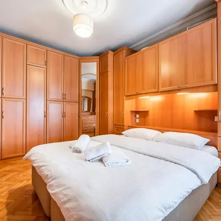 公寓 Spacious In A Central And Lively Neighborhood 伊斯坦布尔