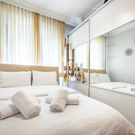 Spacious In A Central And Lively Neighborhood